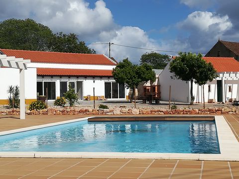 Located between Fátima, Coimbra and Tomar, Casa do Canteiro-Tanque is part of an old family property, which has been rehabilitated and modernized. It is a country house, fully equipped, with a private barbecue area, which allows for extraordinary day...