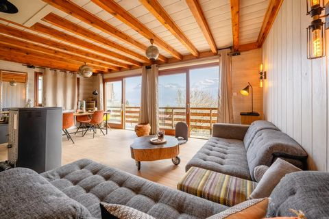 Chalet with lake view - To discover ! - Saint-JoriozCome and discover this charming chalet perched on the slopes of Saint-Jorioz, offering beautiful views of the lake and surrounding mountains.Accommodation, on the garden level, three comfortable bed...
