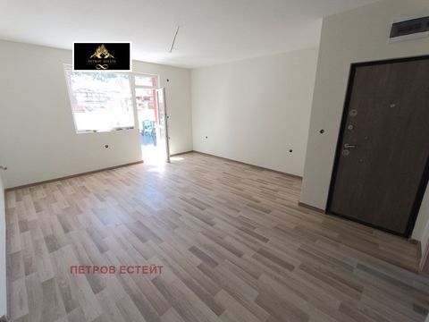 We offer a 2-bedroom apartment in a new building with high quality performance and attractive location. The building is located in the wide center of Velingrad, close to a park, a forest and Tsarigradsko shose Blvd. Connection. Nearby are also severa...