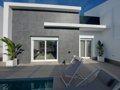   THIS PROPERTY CONTAINS A 1% WELCOME GIFT! We are very excited to offer you this fabulous new build development of 11 single storey villas located in Roldán, Murcia, less than 10 minutes drive from Torre Pacheco Golf and New Sierra Golf, and a short...