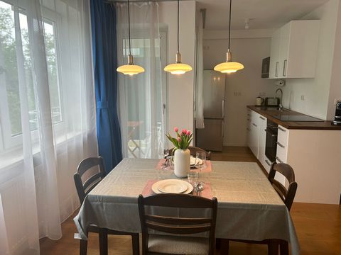 Welcome to your new apartment in Landshut! The apartment with approx. 50 sqm. is located in a well-kept apartment building in the western part of Landshut. From here you can reach the city center, the main train station, a shopping center or the Land...