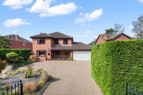 With the Waveney on the doorstep, the Broads a stone’s throw from your front door, this is the perfect place if you want to be by the water. Close to the A143 for ease of access, yet in a quiet setting with country walks all around, this house sits i...