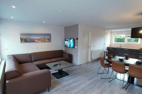 Vakantieappartement in Nederland, ideaal voor maximaal 8 personen, met 4 slaapkamers, strekt zich uit over 97m². en met sauna voor 6 personen. Het appartement is volledig gerenoveerd en in juni 2020 opgeleverd. Alles in het appartement is zeer overzi...