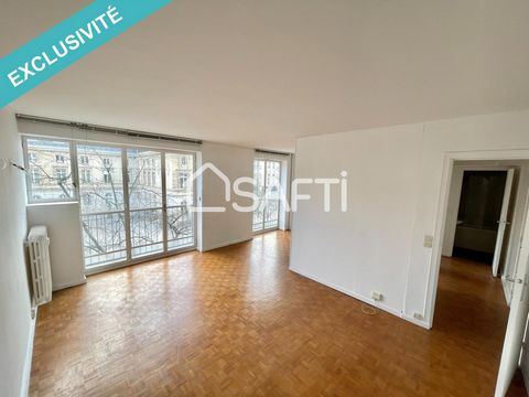 On the third floor of a contemporary building, at the foot of Square Adolphe et Jean Chérioux. Nice apartment of 59m² to refresh. N/E facing and not crossing. Clear view of the town hall. It consists of: an entrance with cupboard, a fitted kitchen, a...