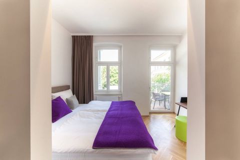 Move in and relax! Spend your time in Vienna in this high-quality renovated, exceptional old building apartment with traditional Viennese charm. The apartment, located on the 2nd floor, has a courtyard-facing bedroom with a comfortable hotel-quality ...