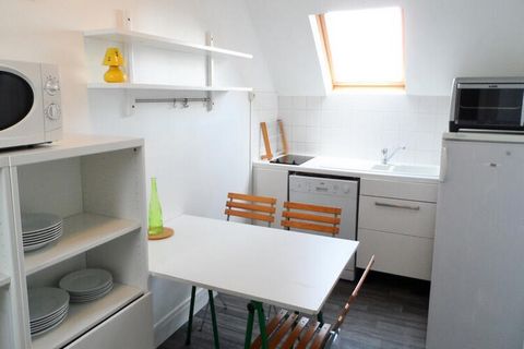 VILLERS SUR MER. Direkt am Meer/Meerblick. Apartment mit 3 Haupträumen mit Ausrichtung nach Nord/Ost und Süd/West, im zweiten Stock ohne Aufzug in einer kleinen Residenz, mit einer Kapazität von 5 Personen und einer Fläche von ca. 54 m². Die Wohnung ...