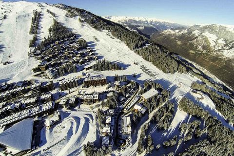 Résidence de la Forêt du Praz, à proximité du centre Courchevel 1850, dans le quartier du Plantret. Regroupe appartements avec label montagne de rève. Proche du Jardin des enfants ainsi que de l'Ecole de Ski Français et de la patinoire du forum et ce...