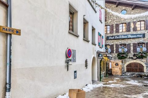 Im Herzen des Dorfes Megève bietet diese schöne Wohnung mit Balkon Platz für 4 Personen. In der Nähe Diese helle und komfortable Unterkunft liegt in der Nähe von Geschäften und öffentlichen Verkehrsmitteln und eignet sich perfekt für einen Aufenthalt...