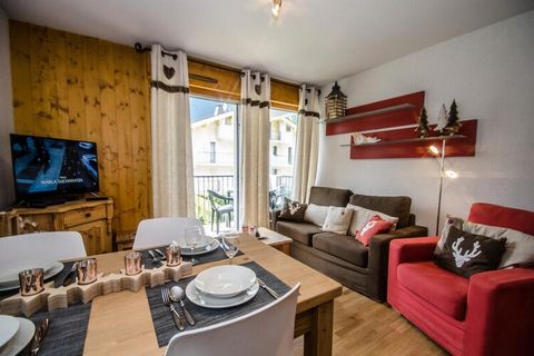 Ten piękny apartament o powierzchni 45 m², sklasyfikowany jako 3 gwiazdki, oferuje komfortowy pobyt dla 4 osób w spokojnej okolicy, w pobliżu deptaka w Chamonix. Znajduje się na pierwszym piętrze rezydencji „Les Fermes du Montenvers”, zapewnia łatwy ...