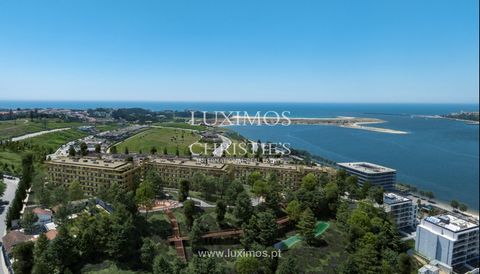 Wohnung mit 3 Schlafzimmern  in der  privaten Wohnanlage   Marina Douro,  mit großer  Terrasse und Schwimmbad , zu  verkaufen , gegenüber dem  Fluss Douro , am Südufer, in  Vila Nova de Gaia . Diese  neu gebaute 3-Schlafzimmer-Wohnung  befindet sich ...