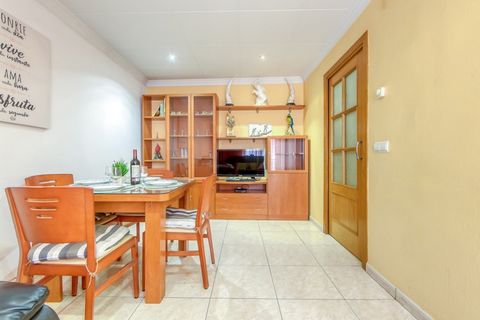 De huis in Rosas / Roses heeft 2 slaapkamer(s) en kan gereserveerd worden tot 4 personen. Accommodatie De accommodatie heeft een oppervlakte van 73 m² iscomfortabel ingerichte en is zeer ruim. De woning bevindt zich op 0 m van het dorp, 1 m van het r...