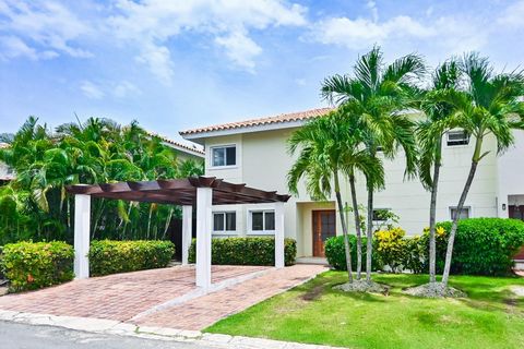 For Sale Villa Duplex en Cocotal. Membership in a prestigious golf club with a golf course and discounts for owners. Premium furniture and appliances Punta Cana, Bavaro, Cocotal PRICE: 450,000 USD$ 3 Bedrooms 4 Bathrooms Two levels Land : 540 sq. m (...