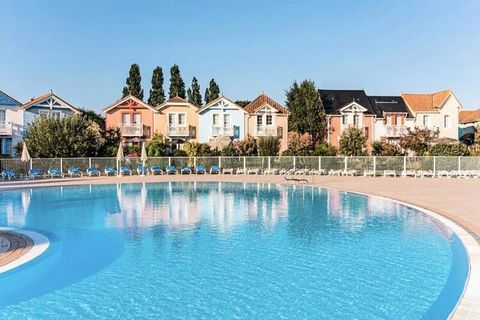 Choose to spend your stay in a holiday home rental in Port Bourgenay in the heart of Vendée. Located within the Port-Bourgenay residence, our holiday homes in Talmont-Saint-Hilaire benefit from an ideal location on the Vendée coast. A stone's throw f...