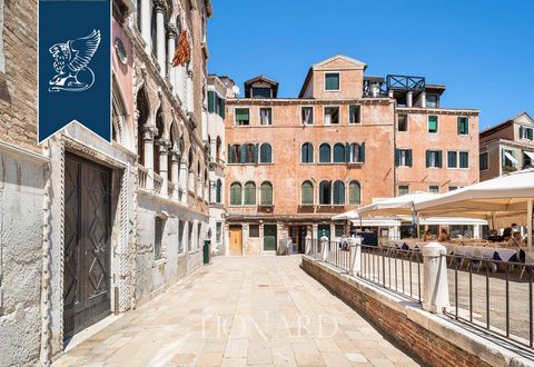 In one of Venice's most exclusive areas, in the heart of the Sestiere San Marco and close to the city's main attractions, there is this prestigious apartment for sale. Located on the first floor of an elegant building, this 220-sqm apartmen...