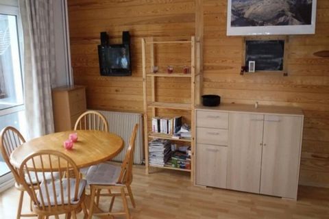 Ce studio cosy de 32 m², situé au premier étage d'une résidence bien située, accueille confortablement jusqu'à 5 personnes. Le coin montagne dispose de deux lits superposés, tandis que le séjour propose un canapé BZ (160 x 200) et une télévision pour...