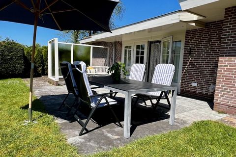 Bungalow per le vacanze splendidamente arredato! Un bungalow arredato con gusto per una fantastica vacanza. Arredamento moderno L'interno è moderno e decorato con colori chiari. Gli accenti di sole, spiaggia e mare contribuiscono alla sensazione di v...