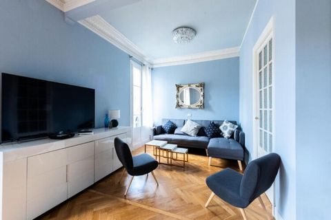 Dieses wunderschön renovierte, 92 m² große Apartment befindet sich im charmanten alten englischen Viertel von Nizza und bietet einen komfortablen und modernen Rückzugsort für Ihren Aufenthalt. Das La Petite Londres befindet sich in der obersten Etage...