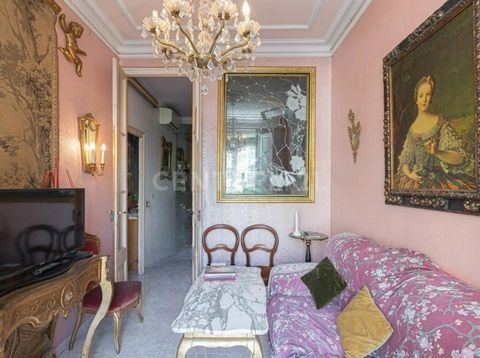 Modernist Apartment for Sale! Location: Valencia Street / Rambla Catalunya in the heart of Barcelona Description: Discover this impressive modernist apartment with a lot of charm. Located in a privileged location, this apartment offers a perfect comb...