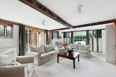 Tudor residence in exceptional condition located in a sought-after riverside town. Renowned as one of the oldest homes in Godmanchester, this beautifully presented Grade II* property boasts spacious accommodation with excellent ceiling heights and an...