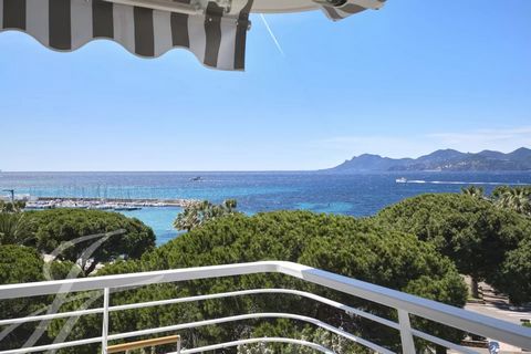 Located on the penultimate floor of a luxury residence on the Croisette, this beautiful 4-room apartment offers a magnificent view of the sea and the Esterel mountains. Entirely renovated to a high standard, it comprises a living room with open kitch...