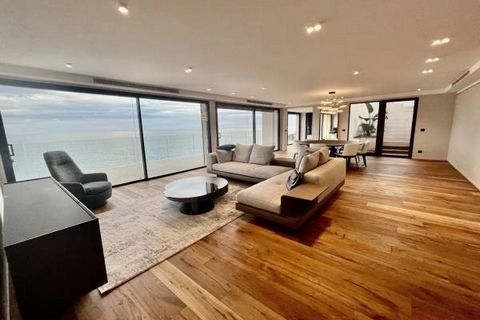 EXCEPTIONAL PENTHOUSE 290 M2Close to Monaco, enjoying a panoramic sea view, luxury residence offering only 3 luxurious flats with high quality finishings. The residence is composed of only 3 luxury flats with panoramic sea view, collective swimming p...