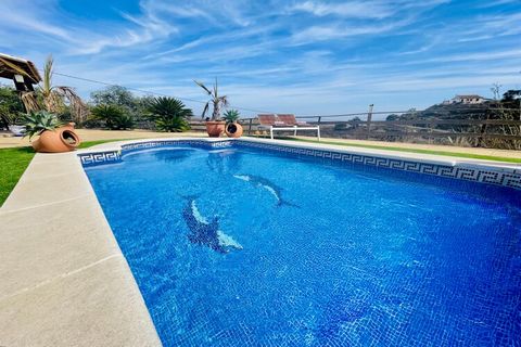 This luxury villa surrounded by nature has a private pool and a shared pool. The views are breathtaking and it is ideal for families, friends and teleworking. Children and pets can play in the large fully fenced grounds; there is also a football goal...