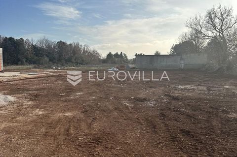 Zadar, Zaton, building land with the main project for the construction of a residential building in a beautiful environment. The area of the plot is 509 m², which meets the requirements for the construction of a detached residential house according t...