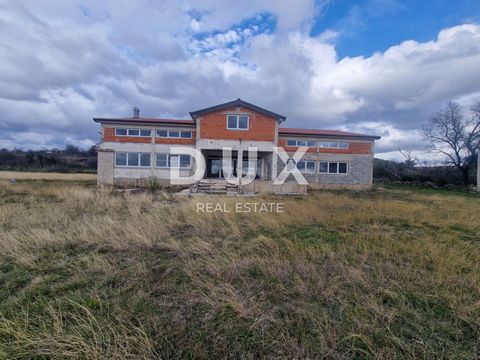 Location: Zadarska županija, Benkovac, Kožlovac. BENKOVAC - unfinished commercial and residential building Near Benkovac, we are selling an unfinished commercial and residential house. The conversion and adaptation of this old building began in 2020....