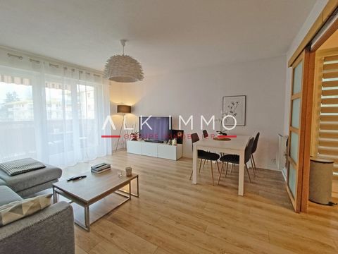 EXCLUSIVITE - Annemasse limite Ville-la-Grand dans la Résidence du Clos Saint-Jean, magnifique appartement 3 pièces de 74m2 (dont 68m2 habitables) avec grand balcon exposé ouest. Il comprend entrée, cuisine équipée, séjour avec grand balcon exposé ou...