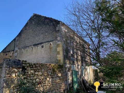 Mooi potentieel in de stad Saint-Georges-des-Agoûts voor dit kleine huis op 2 niveaus om te renoveren. Mogelijkheid tot uitbouw door de bijgebouwen aan de achterzijde. Groot perceel van 2750 m2. Aanvullende bouwbaarheid te verifiëren door een stedenb...