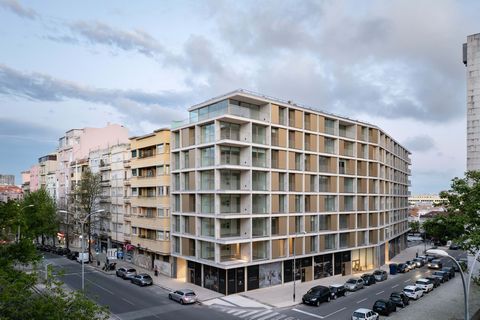 Located on the prestigious Avenida João XXI, in Avenidas Novas, Lisbon, this apartment is not just a “luxury condominium”—it is a solid and strategic investment for the future. Designed by the award-winning architect Eduardo Souto de Moura, this excl...