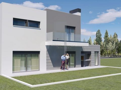 Plot of land for construction in Lagoa de Albufeira. Land, lot 9, which allows, in addition to the 2 floors, the possibility of building a basement for a garage or storage, with a maximum of around 40m2. Total land area: 353.80m2 Gross construction a...