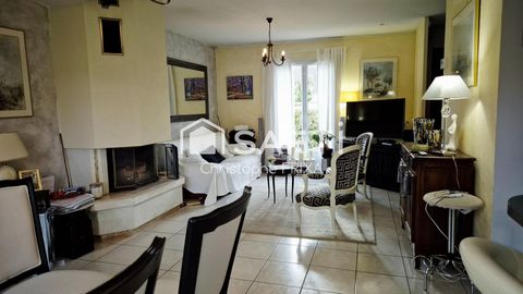 Maison individuelle avec garage dans lotissement calme, quartier des Bruyères, proche forêt.