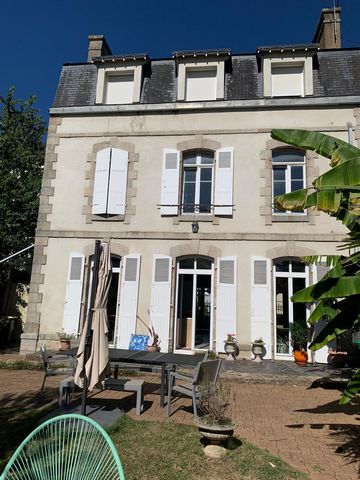 MAISON BOURGEOISE EN CENTRE VILLE