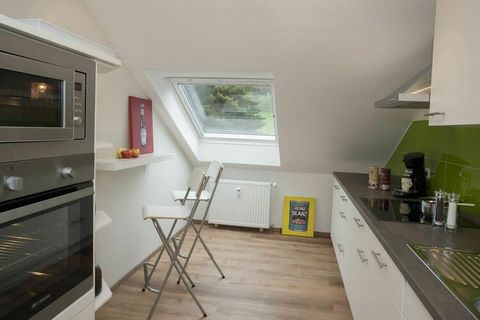 Dit modern ingerichte appartement ligt op de zolderverdieping van een appartementencomplex in Winterberg. Het huis is gelegen in een rustige zijstraat, wel dicht bij het centrum, skigebied en de wandelpaden. Wilt u echt van uw vakantie genieten? Dan ...