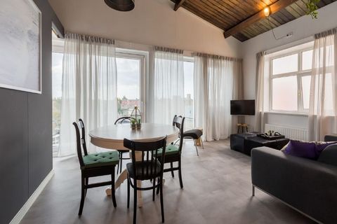 This is an attractive apartment in the heart of Koudekerke. The house has 2 bedrooms and the place can accommodate 4 people comfortably. This pleasant house has a balcony where you can enjoy sips of your favourite morning beverage while observing the...