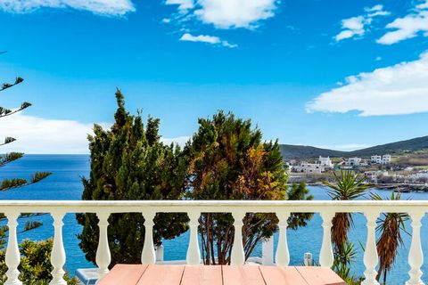 Lejos de los problemas y preocupaciones de la vida de la ciudad, esta casa hace para un viaje pausado. Esta casa de vacaciones se encuentra en Syros, puede alojar a unas 6 personas con 2 dormitorios y una sala de estar / dormitorio. El balcón te baña...