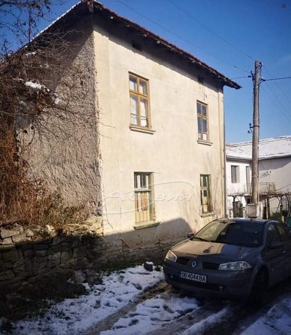 OFFER 16522 - ... - For sale two-storey house in Dragana with yard area - 592sq.m.; with partial repair, replaced joinery, interior doors; Built-up area 45sq.m, 2 rooms per floor. The bathroom is newly built, but unfinished . There are also agricultu...