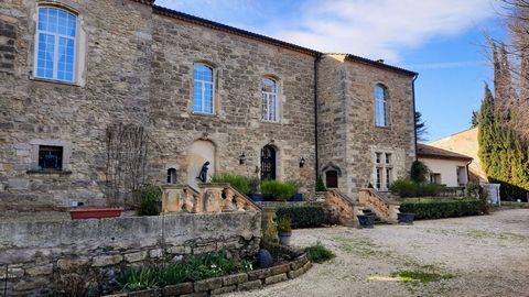 5 minutes from the lively and touristic medieval town of Pezenas, 25 minutes from Beziers, 25 minutes from the coast, with all shops and restaurants. An invitation to various projects (events organisation, riding school, restaurant etc:) with this fo...