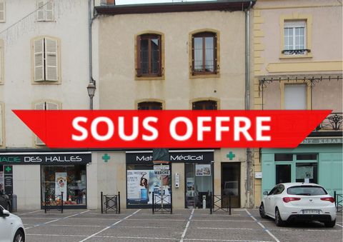 MARCIGNY, Centre, beautiful investment building composed of 4 lots. On the ground floor, commercial premises rented 629 €. On the 1st floor: T2 of 70m2 to refresh, rental value 360 €; T3 duplex rented 295 €, to refresh (and reevaluate, tenant in plac...