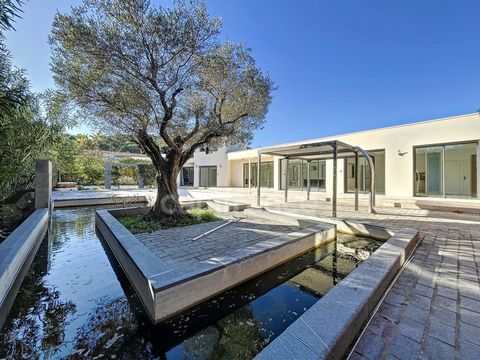 Dpt Hérault (34), à vendre AGDE maison P7 de 211 m² - Terrain de 1 285,00 m²