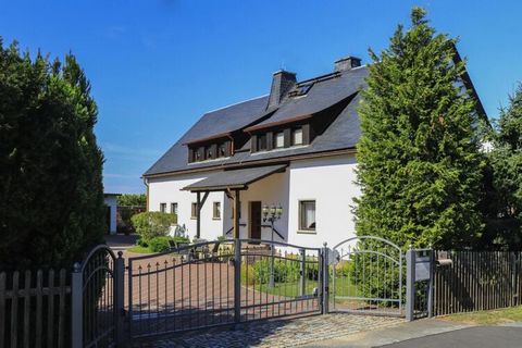 Apartment in a prime location at the gates of the Saxon Switzerland National Park on the outskirts of the historic district town of Pirna. When you return from your excursions, you can sit back and relax on the outdoor seating area with barbecue and ...