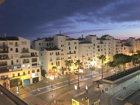 Located in Puerto Banús. ONLY SUMMER !!! Fantastic apartment located in the heart of Puerto Banus, located on the fifth floor with stunning panoramic views. The apartment consists of two bedrooms with two full bathrooms. The building has a swimming p...