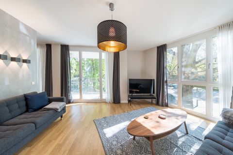 Be enchanted by this unique 3-room apartment overlooking the beautiful Barbarossaplatz! The area around Barbarossaplatz is very lively. A number of cafés, bars and restaurants are all within walking distance. The nearest park is Heinrich-von-Kleist-P...