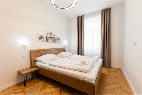 This stylish apartment is located in the heart of Vienna, just a few minutes' walk from the city's main sights. The apartment is modern and comfortably furnished and has everything you need for a pleasant stay. This includes a double bed (180 cm x 2 ...