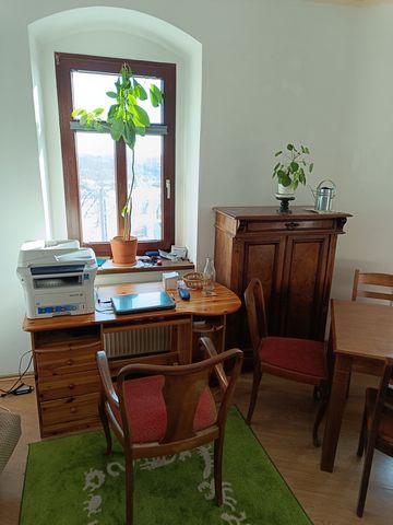 Spacious Apartment ( second room with private items closed), but still 55qm. - Big living/ sleeping room with double bed (200x180) and sleeping sofa Very light room with 3 windows round the corner from Southeast to West. Office desk with multifunctio...