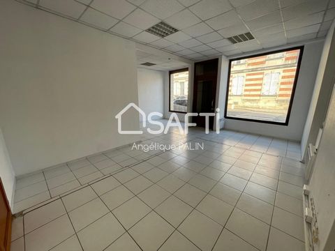 FOR RENT, Location N°1 on the main axis of SAINTE MENEHOULD (51) Dynamic city and favorable to project leaders. Ideal for all professional or commercial activities without nuisance, the premises is located on the ground floor of a beautiful stone bui...