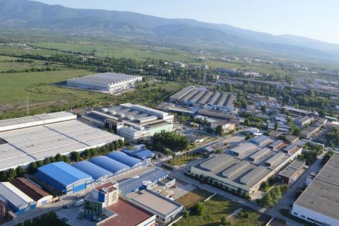 Offer 75808 INDUSTRIAL PROPERTY WITH NO ANALOGUE IN PLOVDIV! SUITABLE FOR ALL TYPES OF PRODUCTION incl. FOUNDRY, WAREHOUSE AND LOGISTICS ACTIVITIES! We offer you an industrial property facing about 152m. On one of the busiest entrance-exit roads of t...