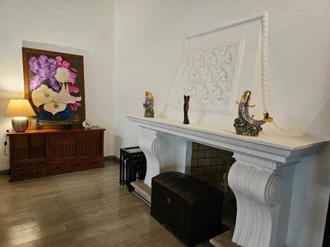 Enjoy the wonderful climate of Cuernavaca, Morelos Mexico in this beautiful Santa Fe style residence adorned with Catalan vaults on its ceilings. Surrounded by beautiful gardens in front and in the back, within a secure private house subdivision.The ...