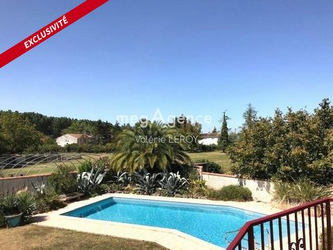 Exclusive to megAgence! Magnificent Villa with swimming pool on a wooded garden of almost 1400 m²! Villa with exceptional services 5 minutes from Marmande! Large entrance opening onto a spacious living room with large, bright bay windows and a beauti...